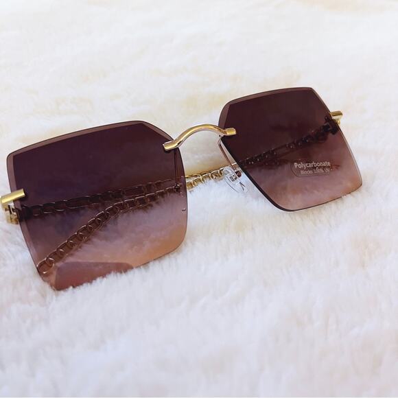 Skyla Purple & Gold Chain Link Oversized Sunglasses - Picture 5 of 9